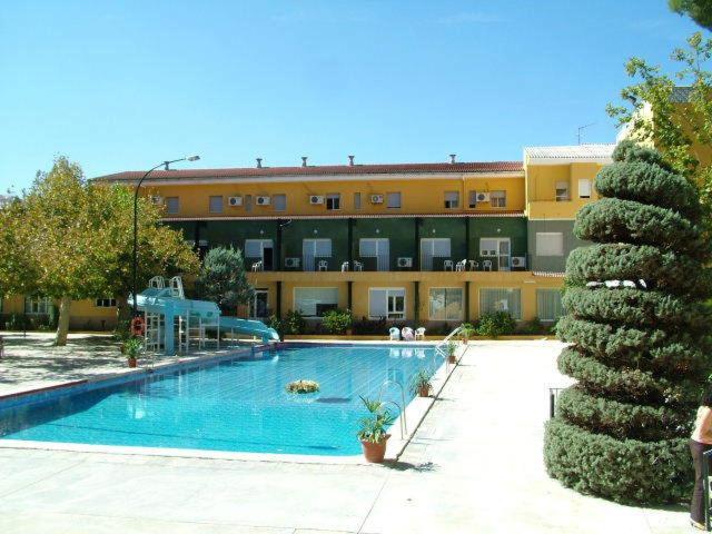 Hotel Rio Piscina Priego De Cordoba Exterior photo