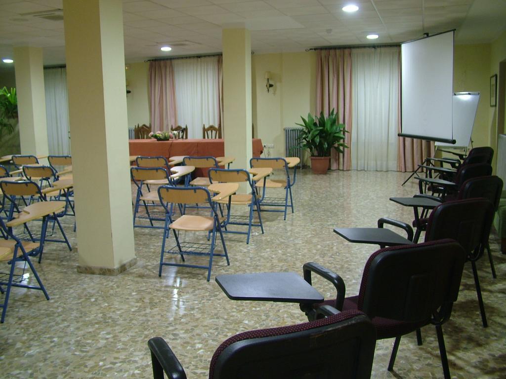 Hotel Rio Piscina Priego De Cordoba Exterior photo